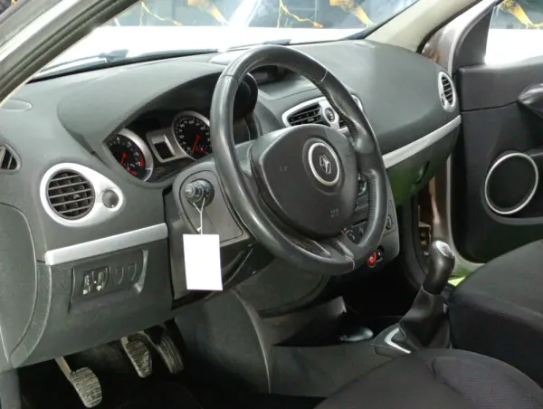 Renault Clio 1.2 16V Dynamique 12