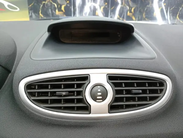 Renault Clio 1.2 16V Dynamique 21
