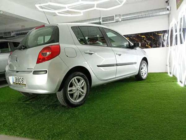 Renault Clio 1.2 16V Dynamique 30
