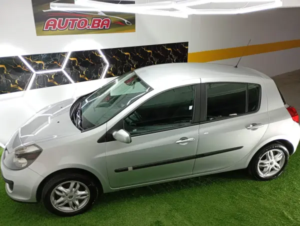 Renault Clio 1.2 16V Dynamique 32