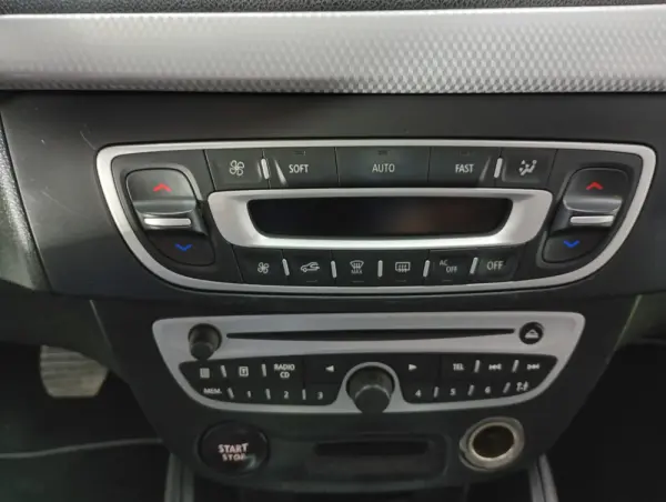 Renault Fluence 1.5 dCi Exclusive 12