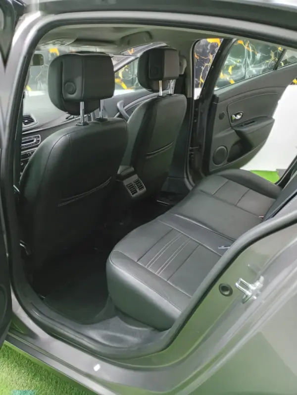Renault Fluence 1.5 dCi Exclusive 13