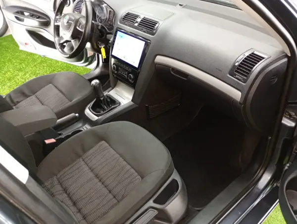 Skoda Octavia 1.9 TDI Sportline 27