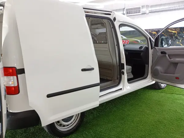 Volkswagen Caddy 1.9 TDi Extra 5L AC 25