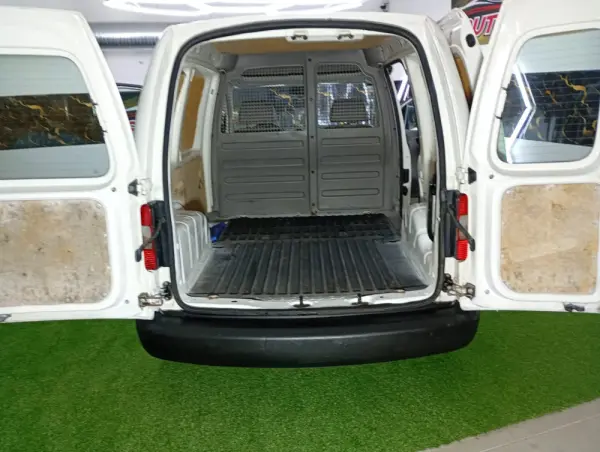 Volkswagen Caddy 1.9 TDi Extra 5L AC 27