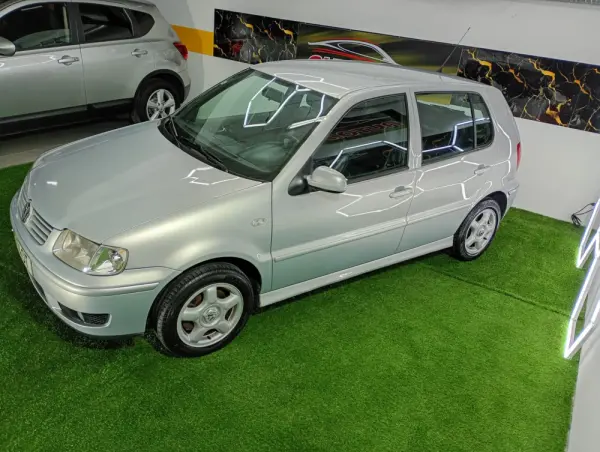 Volkswagen Polo 1.4 TDi Confortline ABS 5