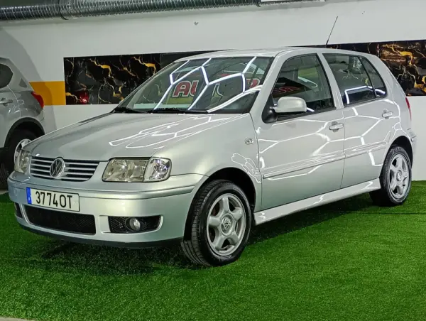 Volkswagen Polo 1.4 TDi Confortline ABS 7