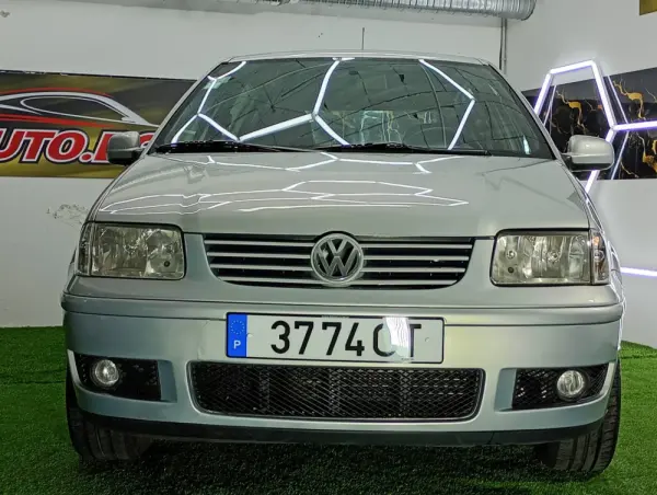 Volkswagen Polo 1.4 TDi Confortline ABS 9