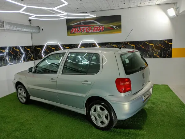 Volkswagen Polo 1.4 TDi Confortline ABS 28