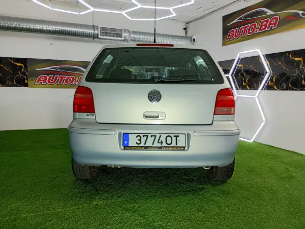Volkswagen Polo 1.4 TDi Confortline ABS 30