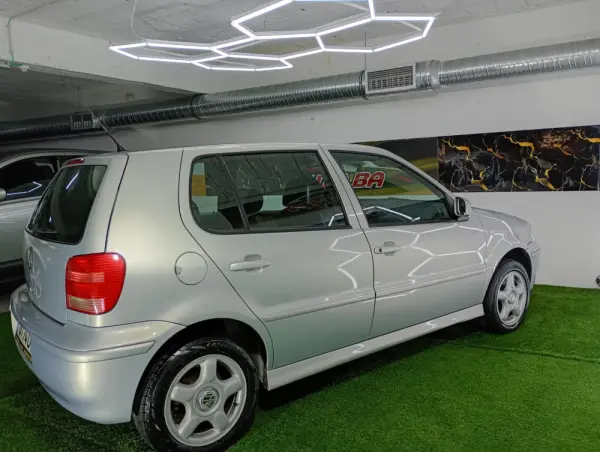 Volkswagen Polo 1.4 TDi Confortline ABS 34