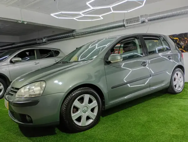Volkswagen Golf 1.9 TDi 6V Confortline 4