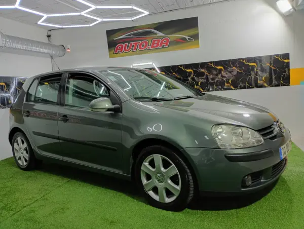 Volkswagen Golf 1.9 TDi 6V Confortline 10