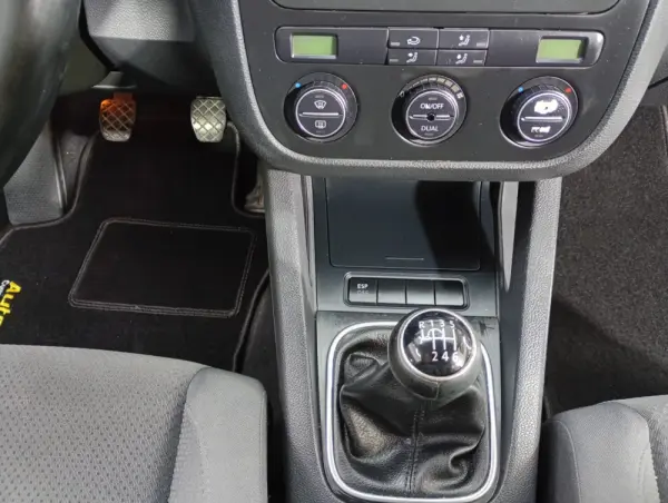 Volkswagen Golf 1.9 TDi 6V Confortline 22