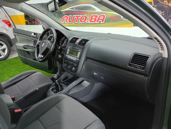 Volkswagen Golf 1.9 TDi 6V Confortline 27
