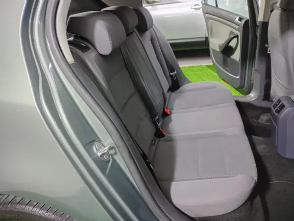 Volkswagen Golf 1.9 TDi 6V Confortline 30