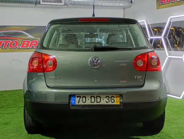 Volkswagen Golf 1.9 TDi 6V Confortline 37