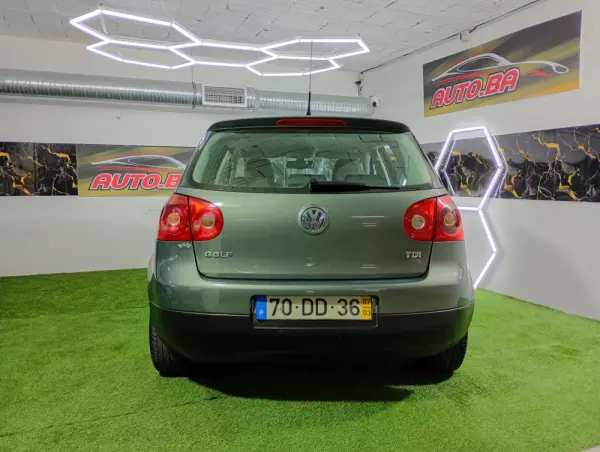 Volkswagen Golf 1.9 TDi 6V Confortline 38