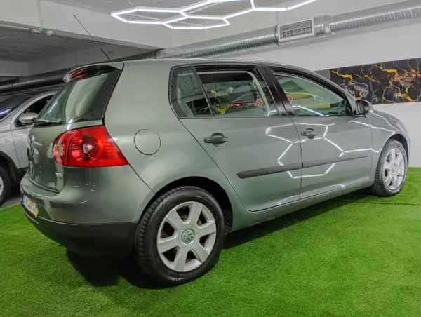 Volkswagen Golf 1.9 TDi 6V Confortline 39