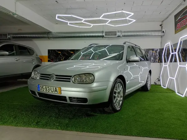 Volkswagen Golf Variant 1.9 TDi Highline 2