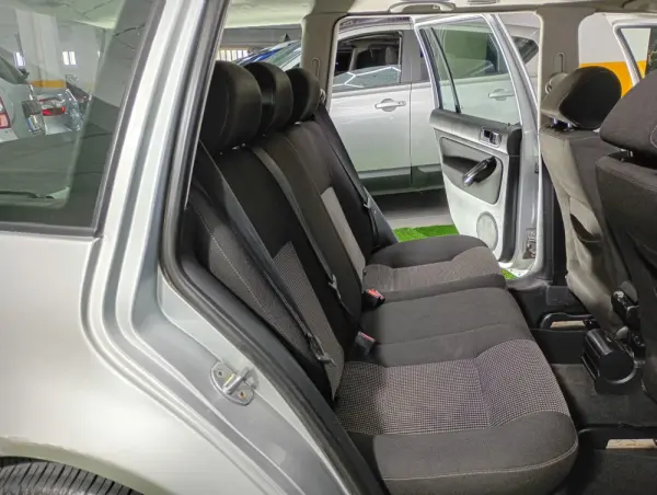 Volkswagen Golf Variant 1.9 TDi Highline 24