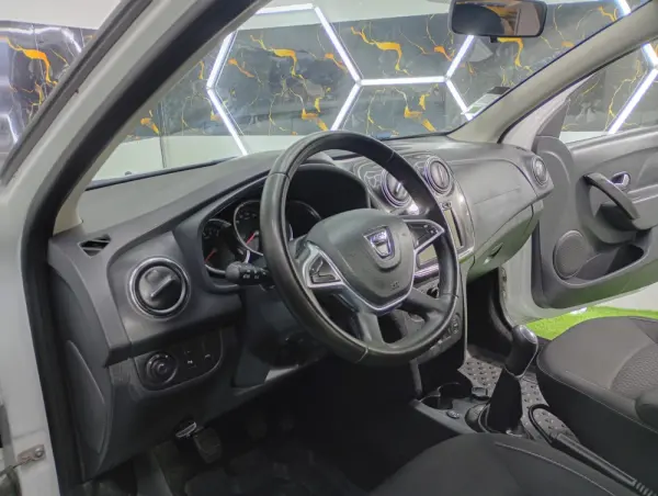 Dacia Logan MCV 0.9 TCe Comfort Bi-Fuel 9