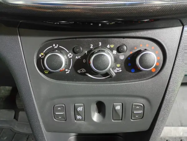 Dacia Logan MCV 0.9 TCe Comfort Bi-Fuel 18