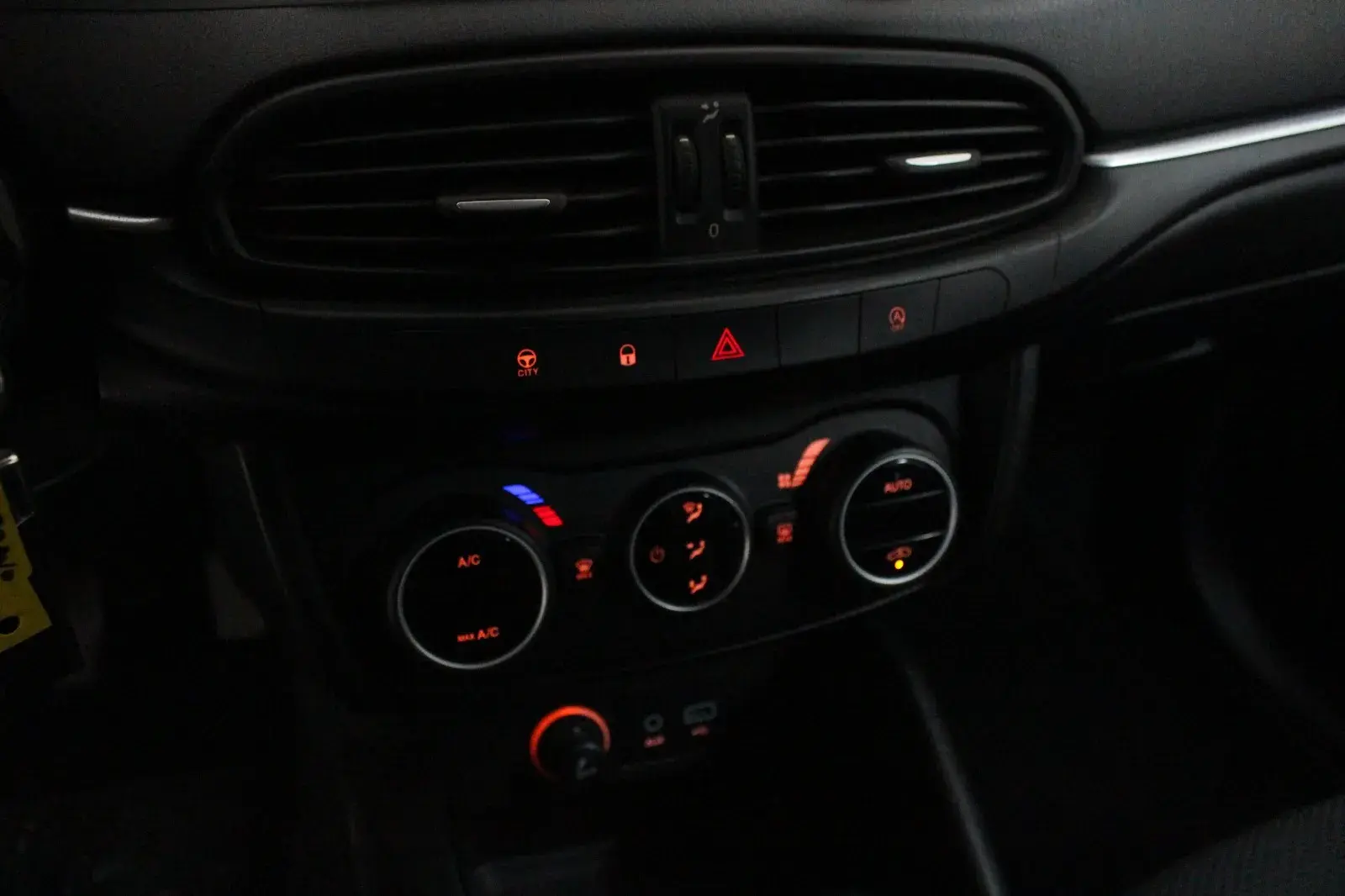 Fiat Tipo 1.3 M-Jet Lounge J17 24