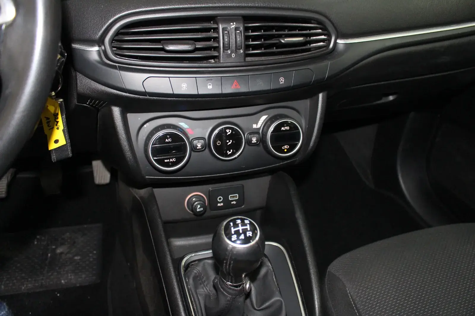 Fiat Tipo 1.3 M-Jet Lounge J17 26