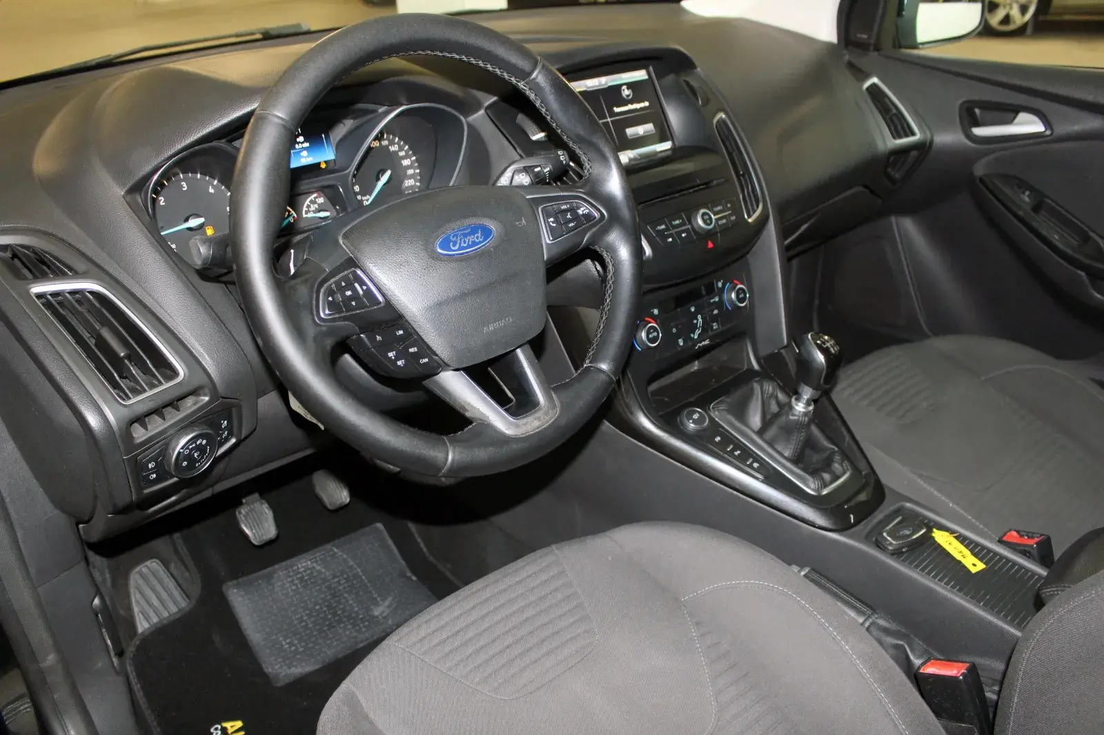 Ford Focus SW 1.5 TDCi Titanium 13