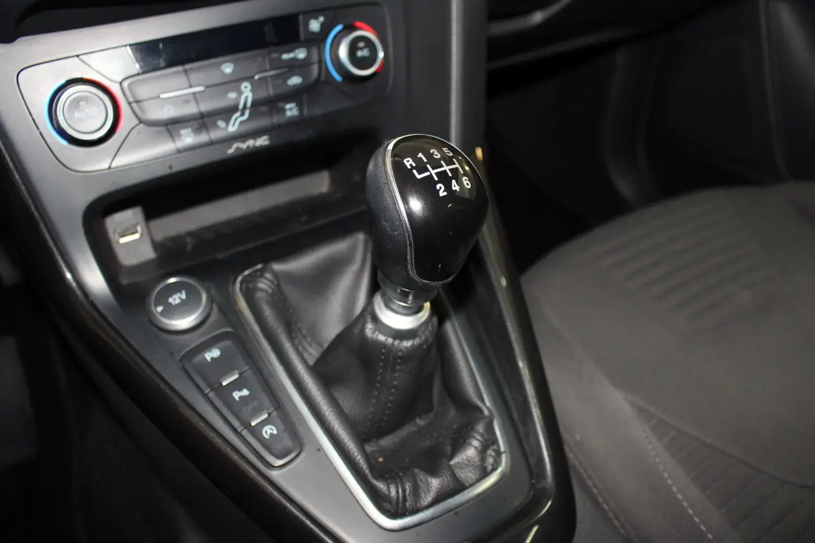 Ford Focus SW 1.5 TDCi Titanium 24