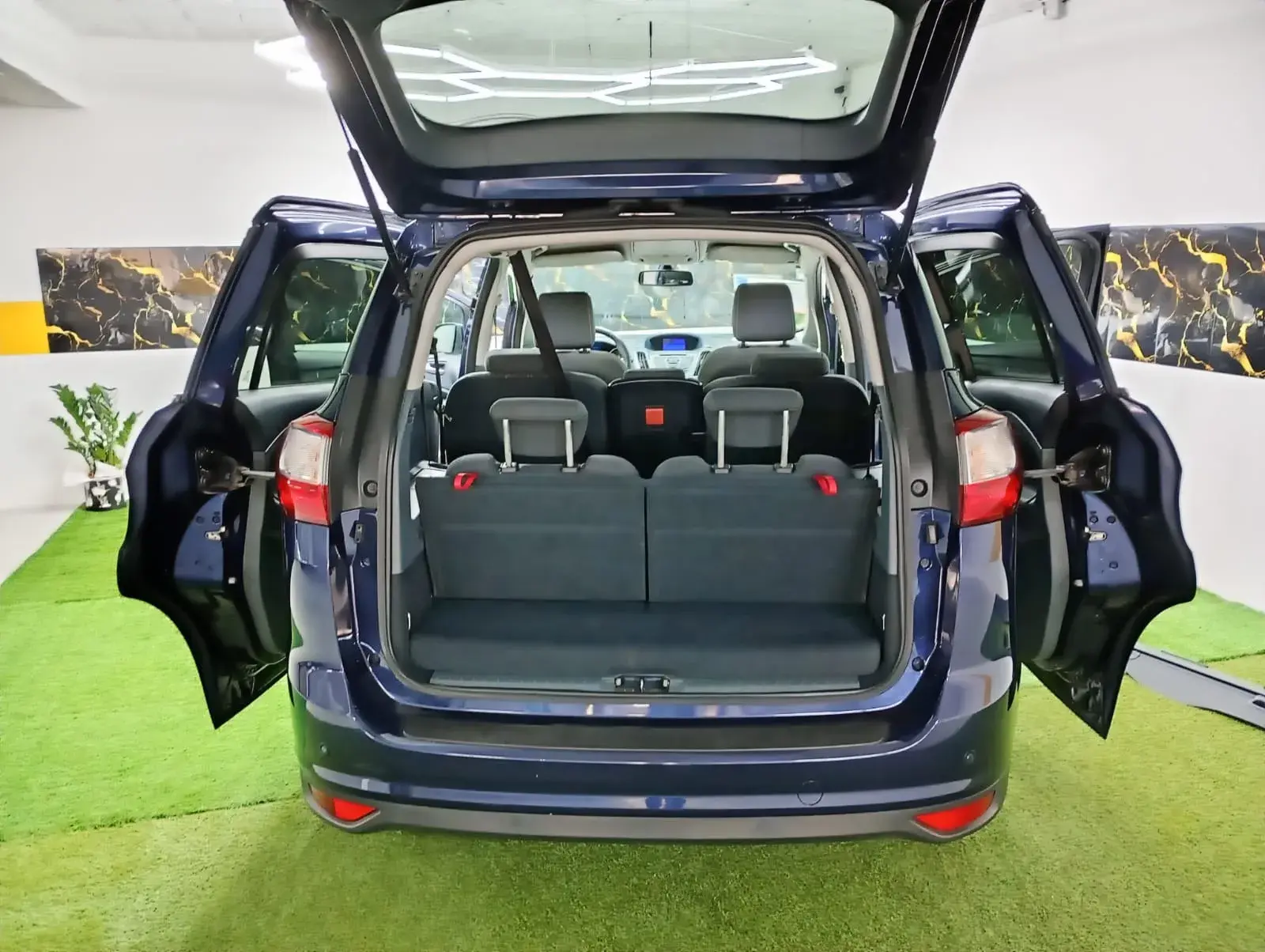 Ford Grand C-Max 1.6 TDCi Titanium S/S 15