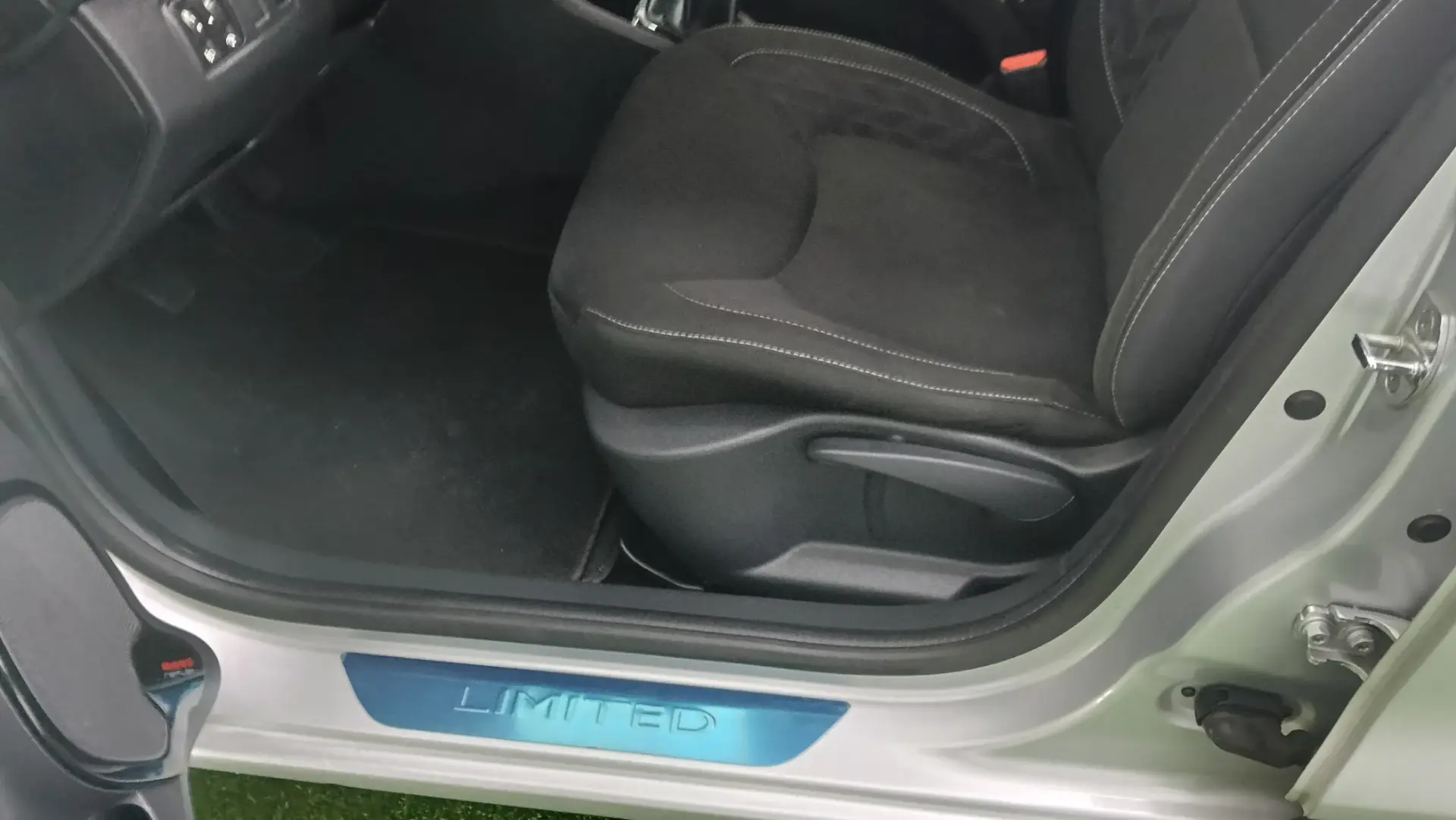 Renault Clio Sport Tourer 0.9 TCe Limited Edition 13