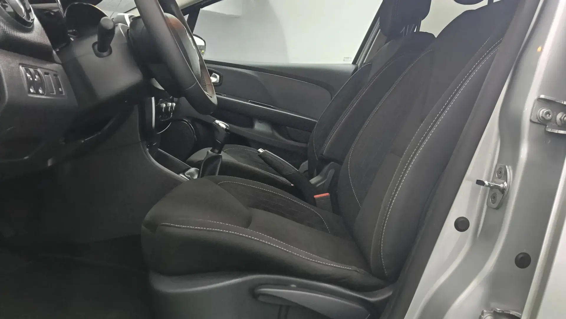 Renault Clio Sport Tourer 0.9 TCe Limited Edition 17