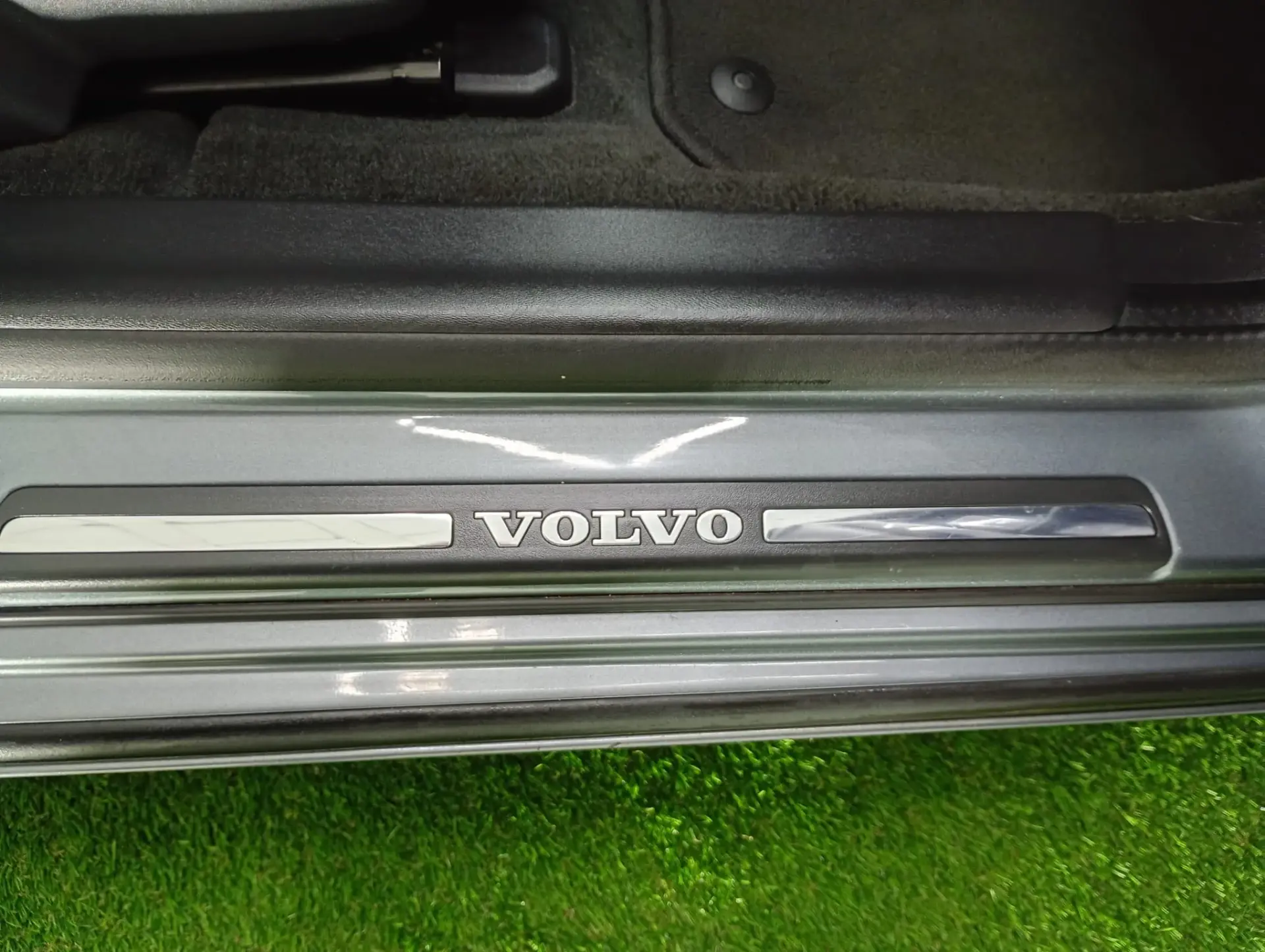 Volvo V60 2.0 D2 R-Design Momentum 30