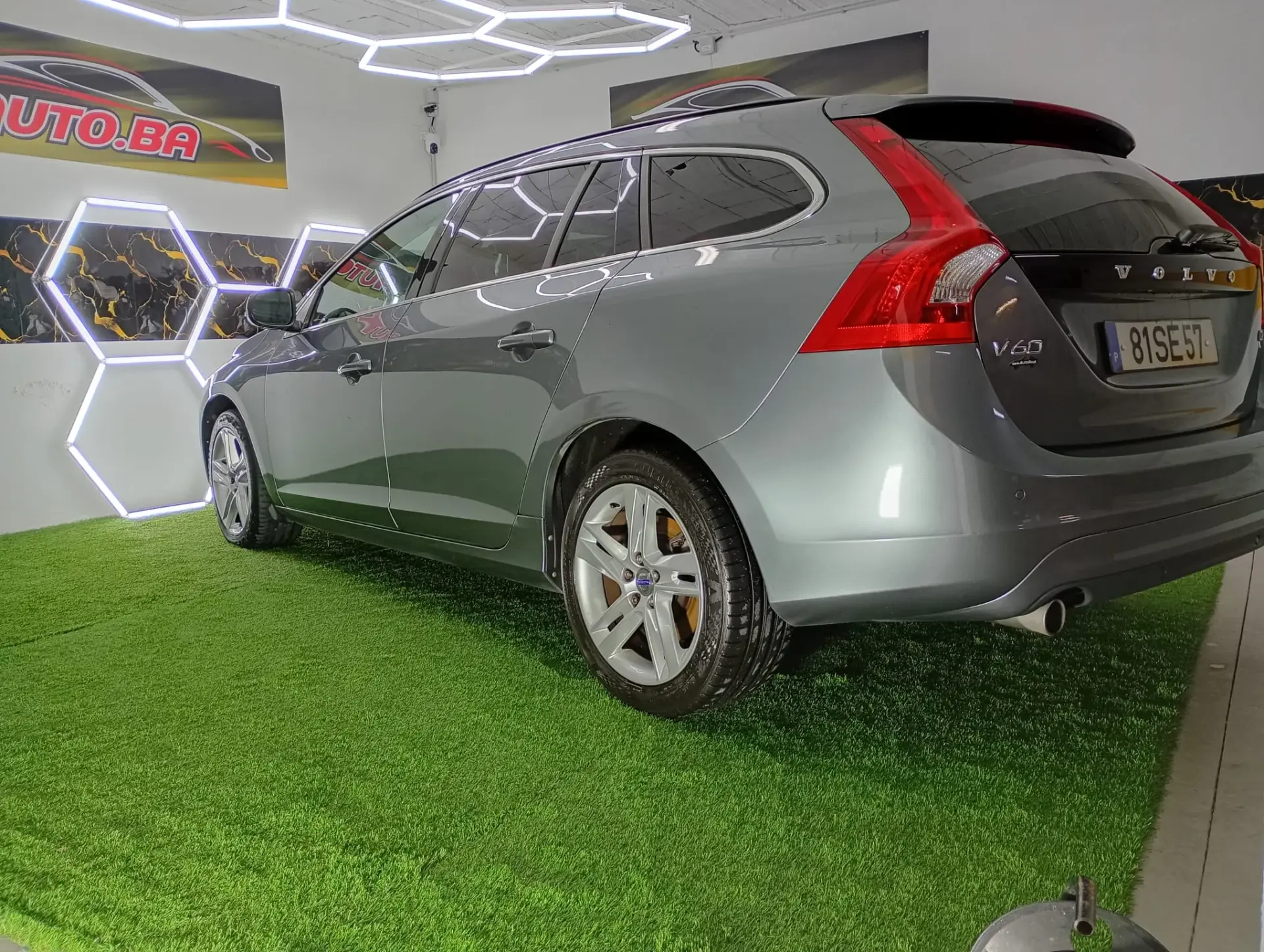Volvo V60 2.0 D2 R-Design Momentum 40
