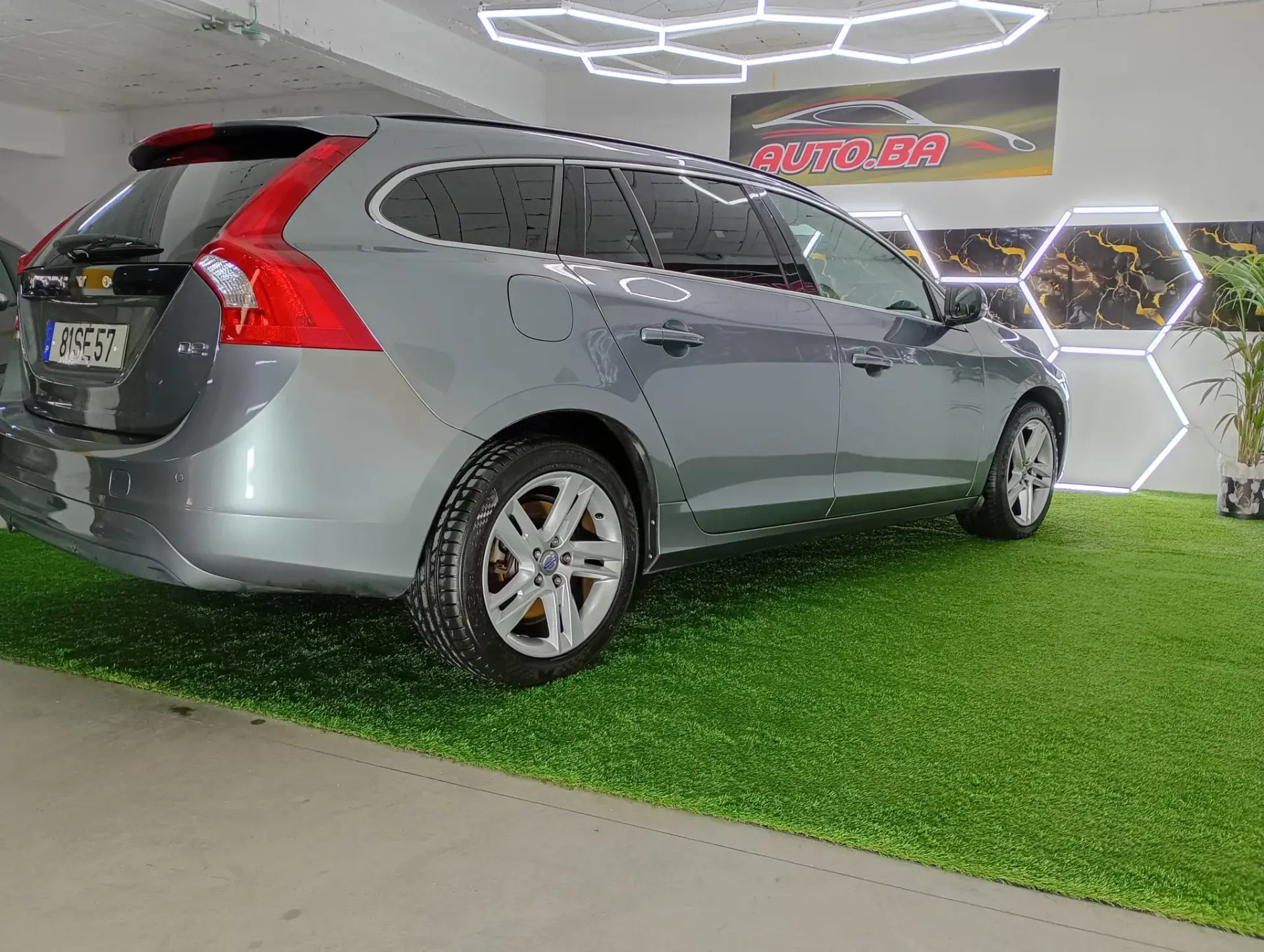 Volvo V60 2.0 D2 R-Design Momentum 47