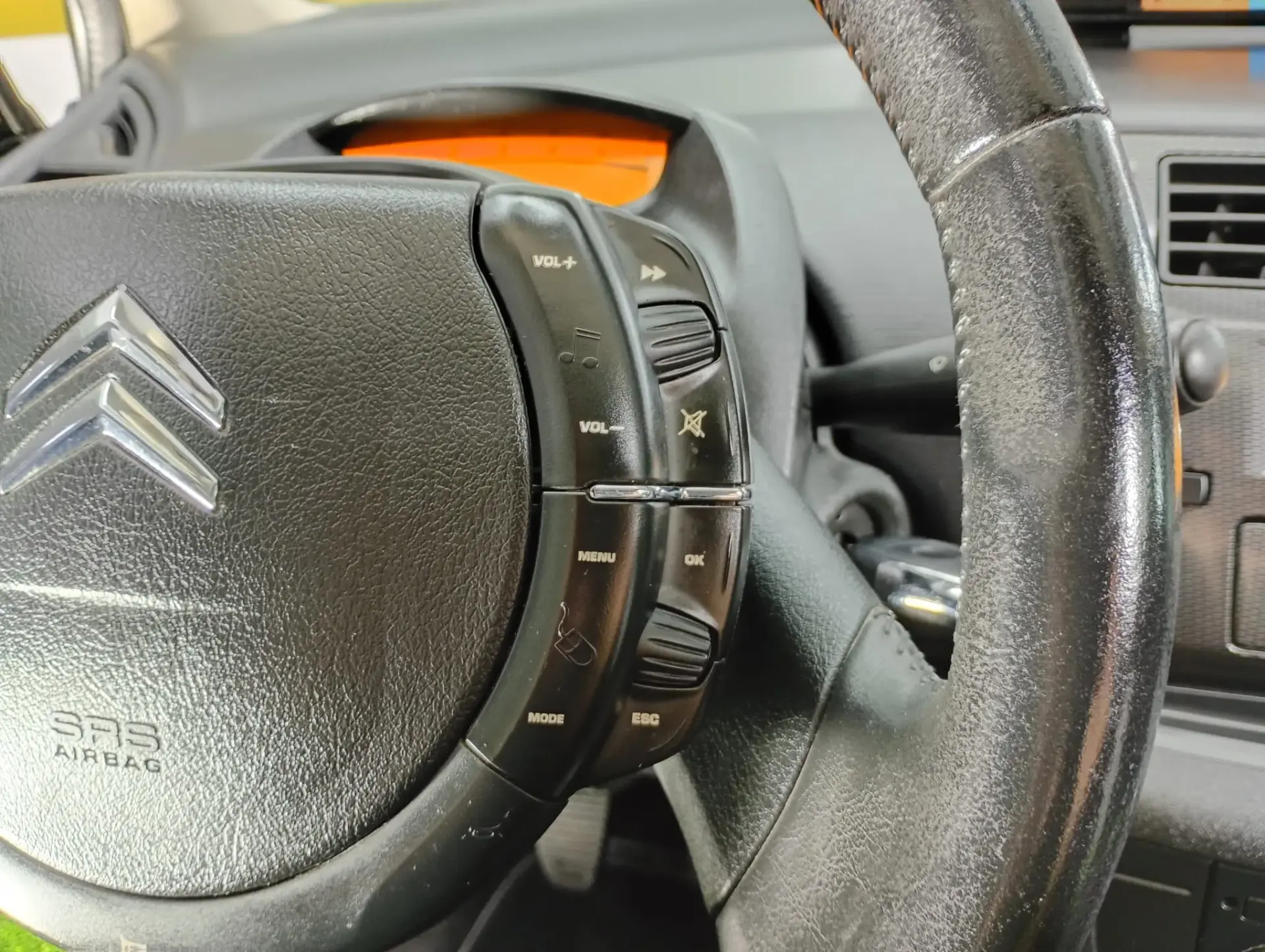 Citroen C4 1.6 HDi Exclusive 19