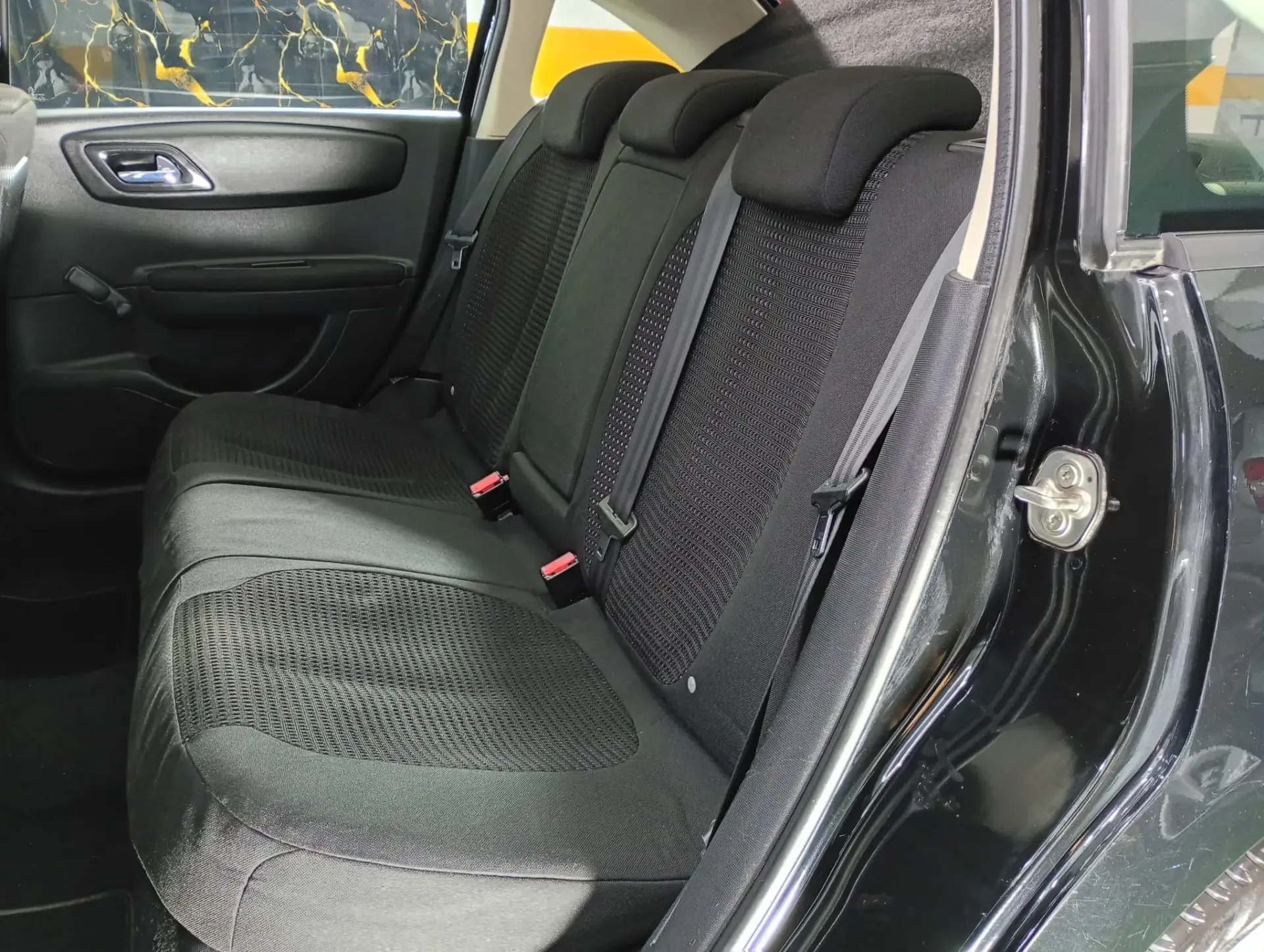 Citroen C4 1.6 HDi Exclusive 28