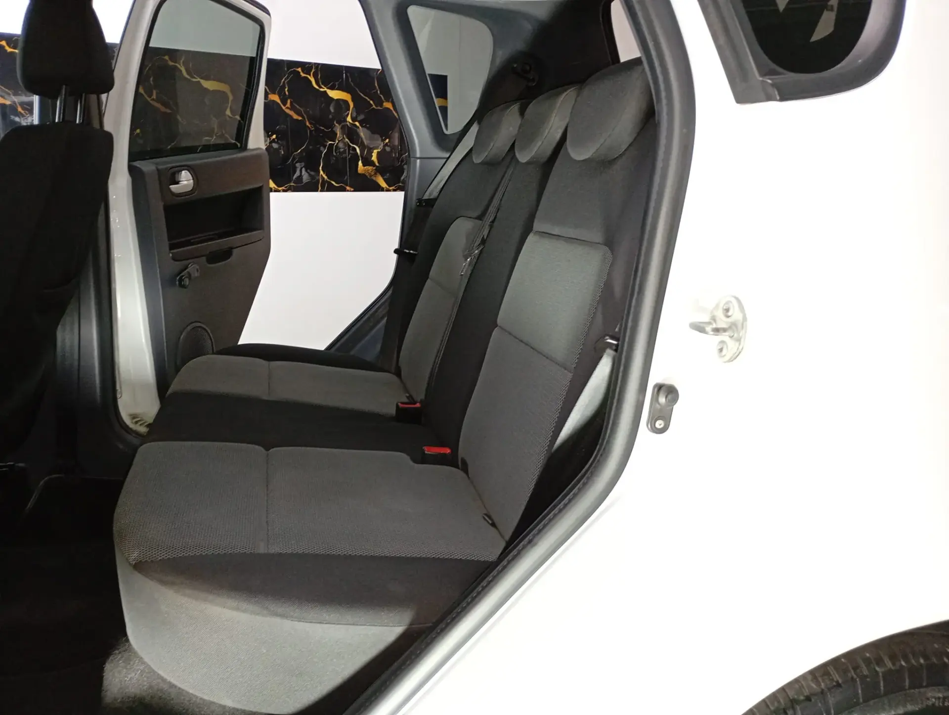 Mitsubishi Colt 1.3 Instyle 17