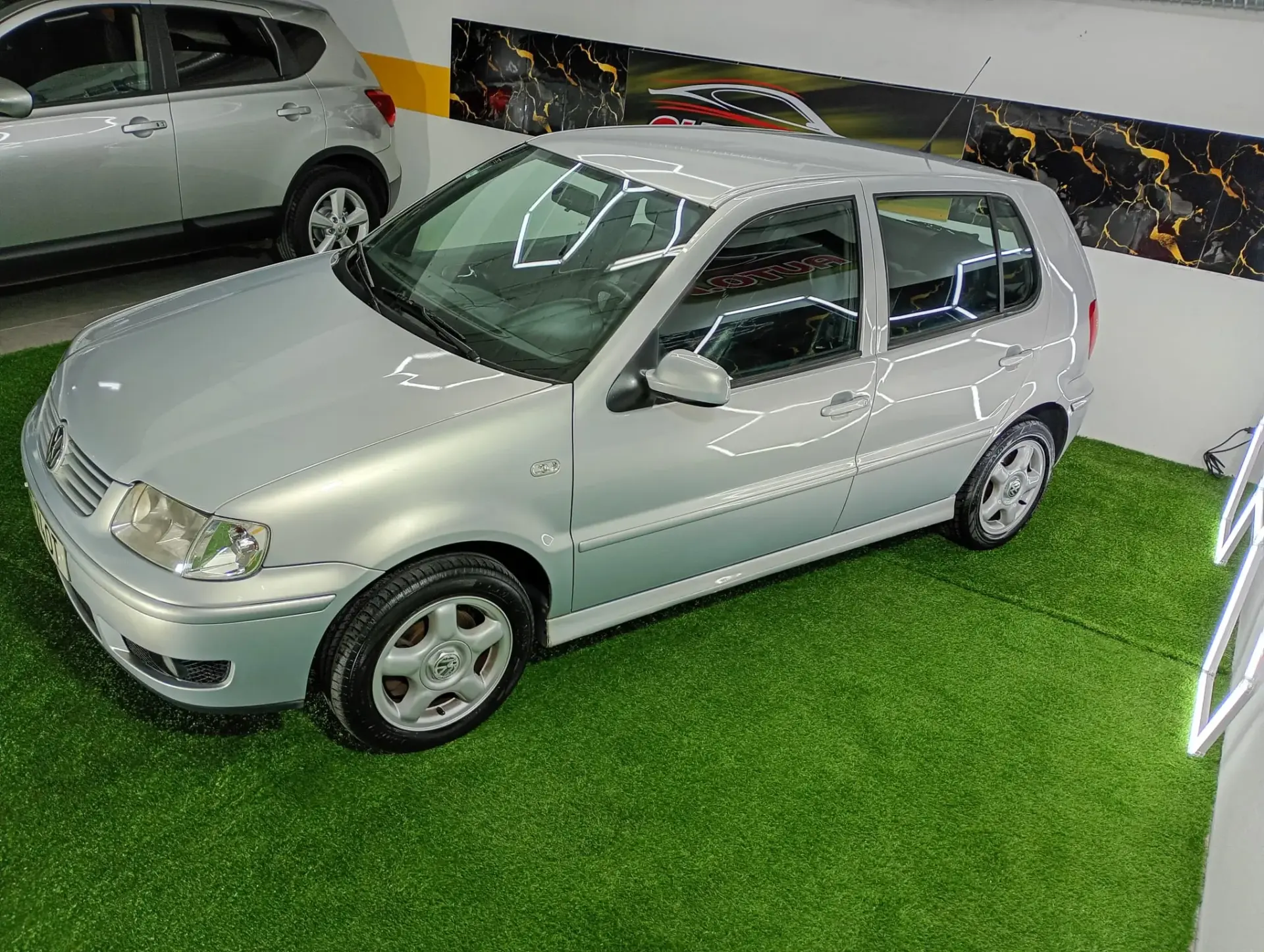 Volkswagen Polo 1.4 TDi Confortline ABS 5