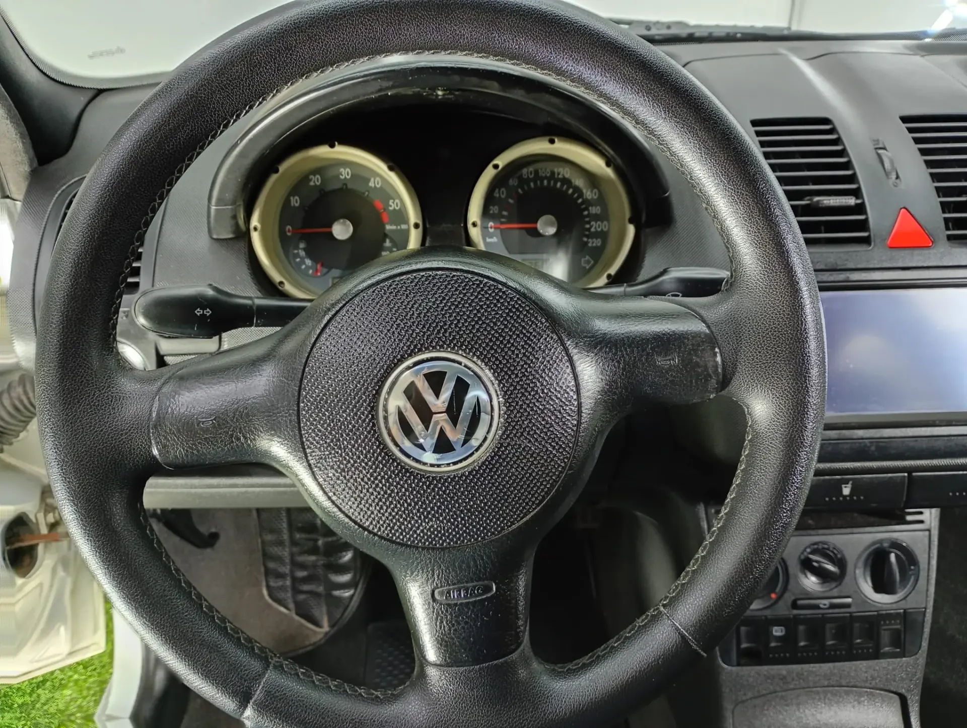 Volkswagen Polo 1.4 TDi Confortline ABS 18