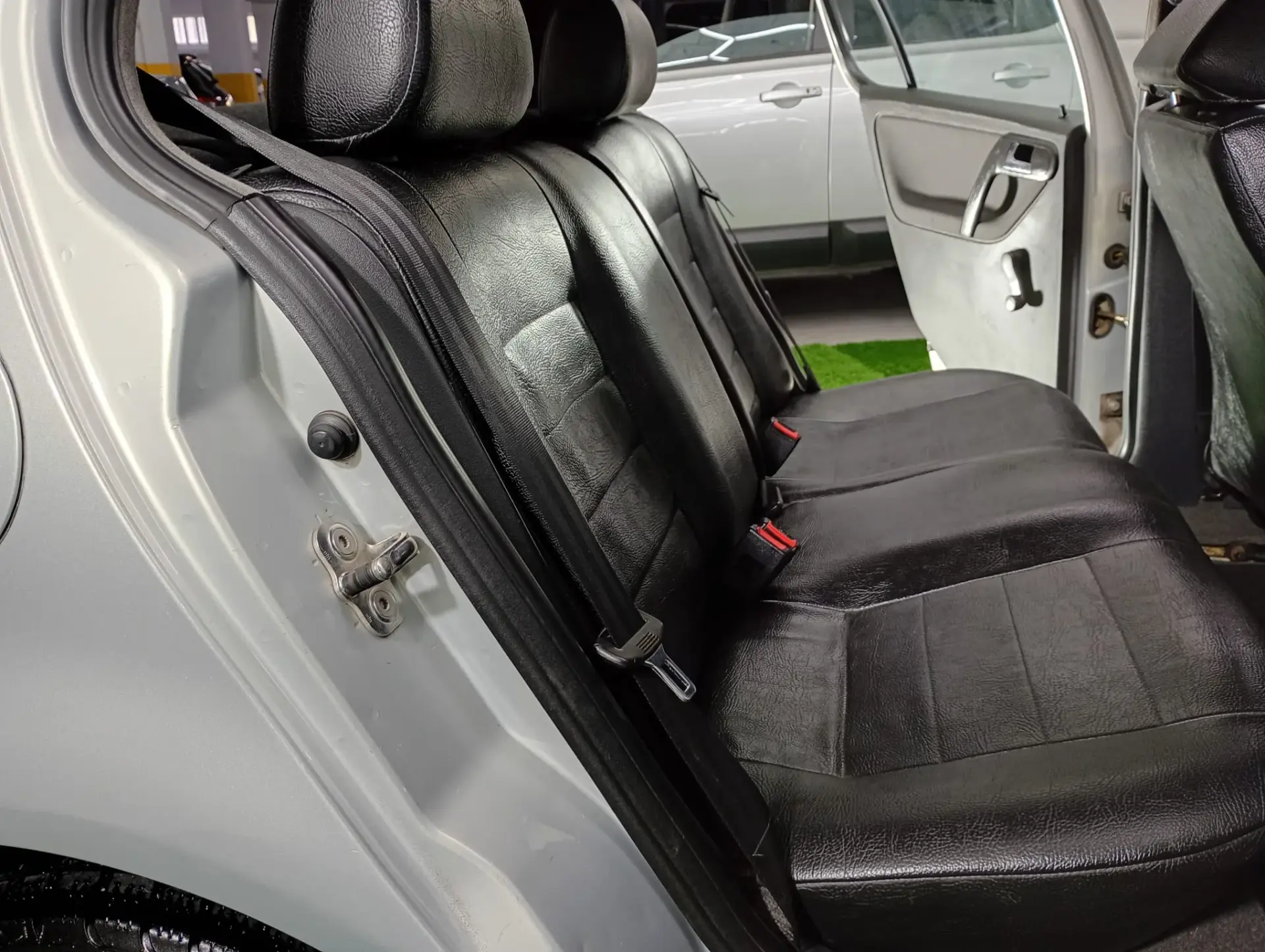Volkswagen Polo 1.4 TDi Confortline ABS 24