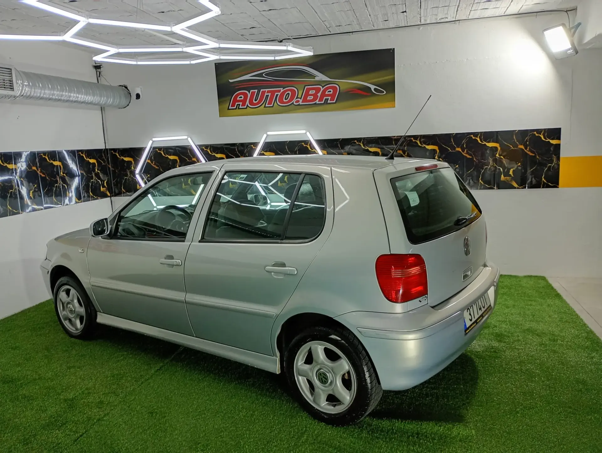 Volkswagen Polo 1.4 TDi Confortline ABS 28