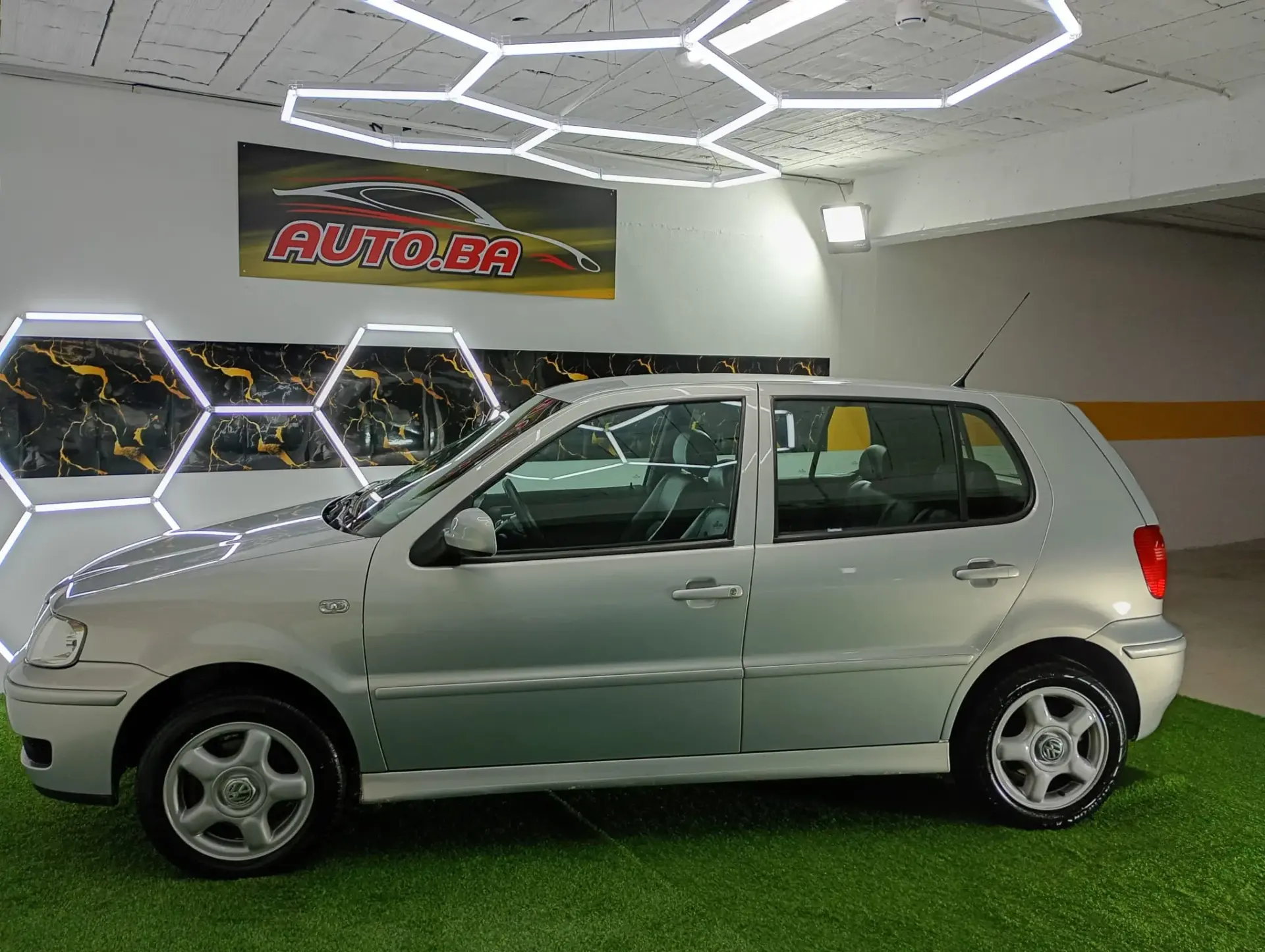 Volkswagen Polo 1.4 TDi Confortline ABS 36