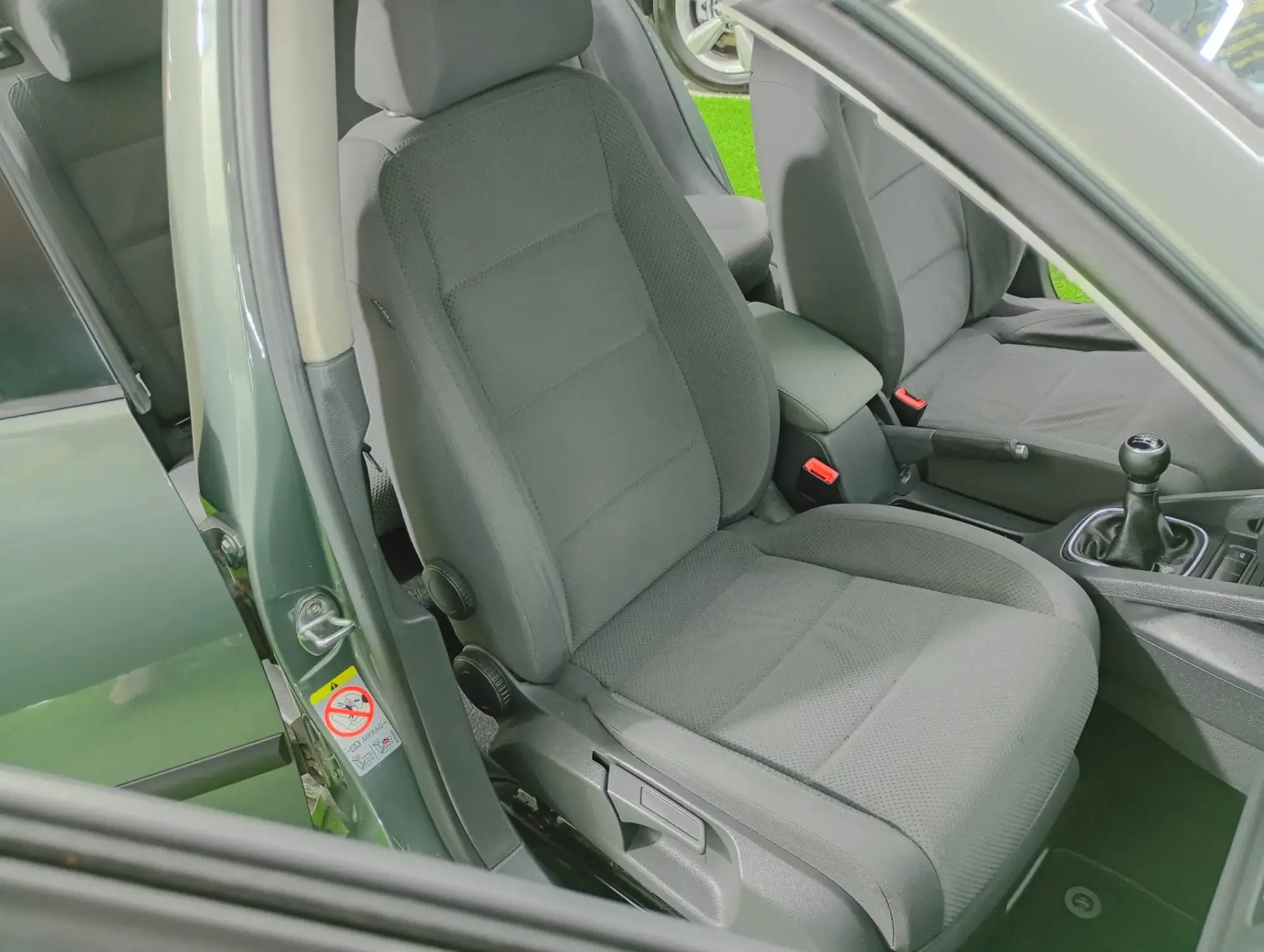 Volkswagen Golf 1.9 TDi 6V Confortline 29
