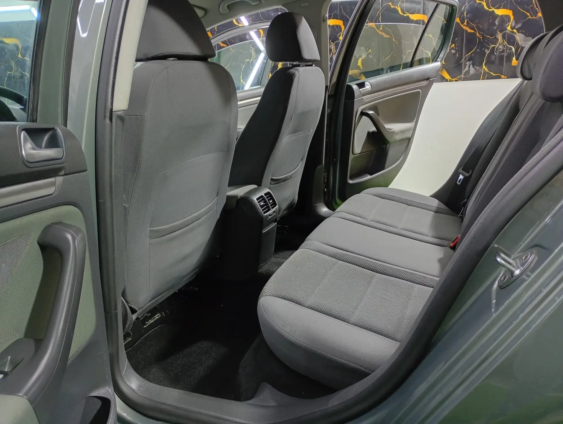 Volkswagen Golf 1.9 TDi 6V Confortline 32