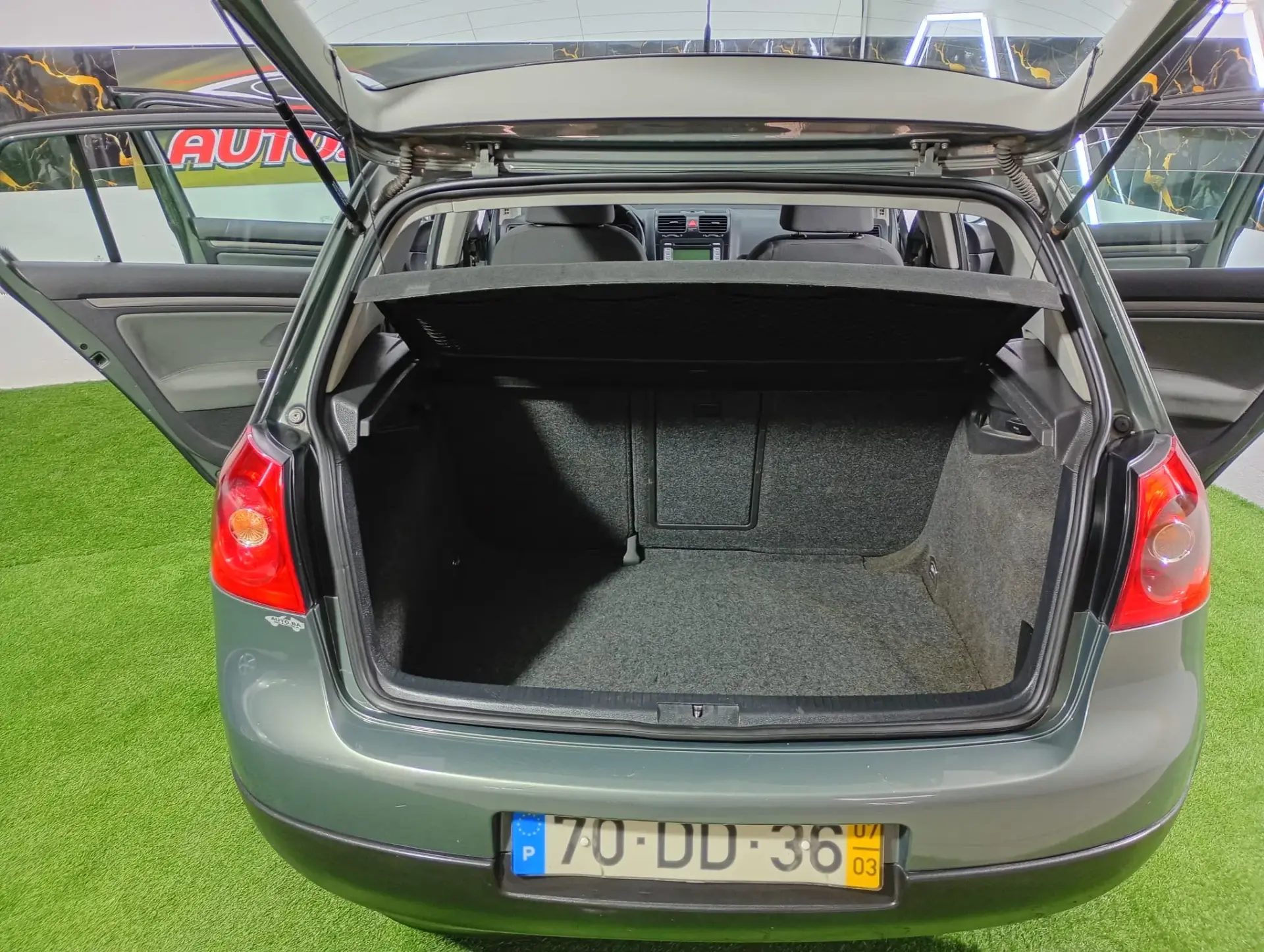 Volkswagen Golf 1.9 TDi 6V Confortline 35