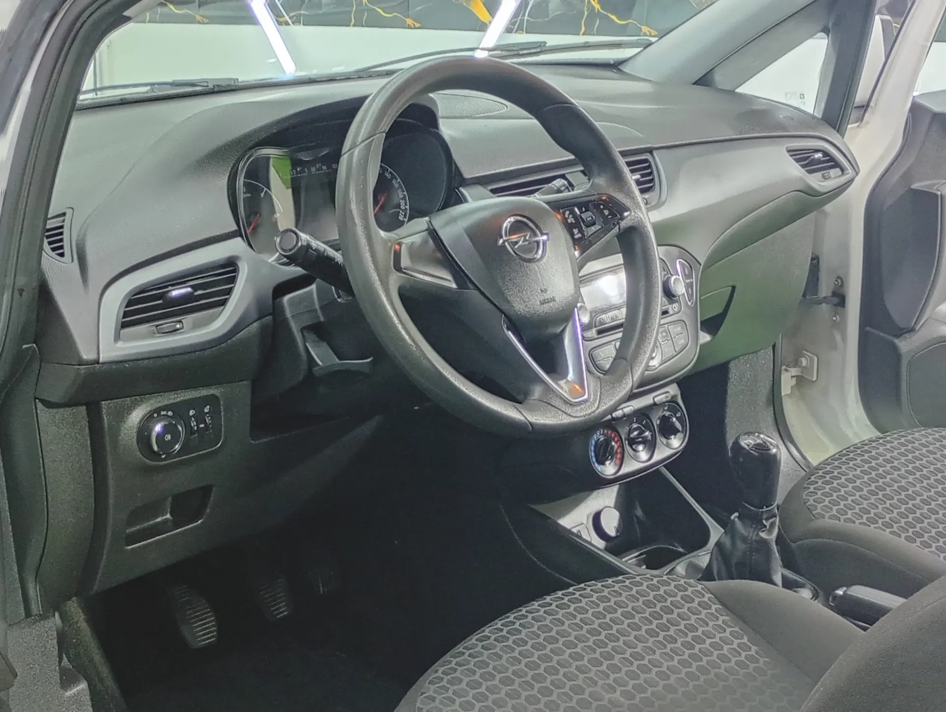 Opel Corsa Super estimada 25
