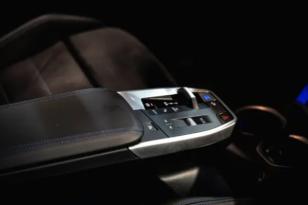BMW iX2 eDrive20 Pack Desportivo M 18